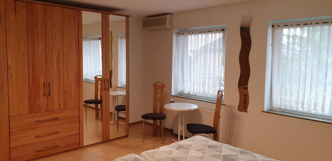 Gaestezimmer Junglas Bornheim  Exterior foto