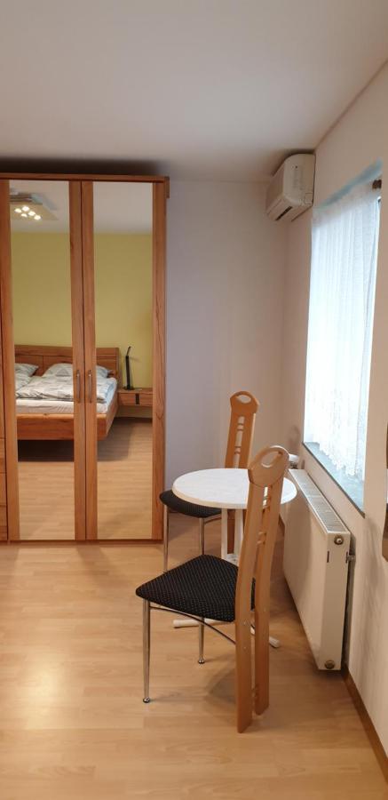Gaestezimmer Junglas Bornheim  Exterior foto