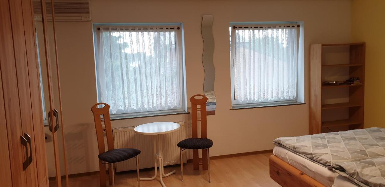 Gaestezimmer Junglas Bornheim  Exterior foto