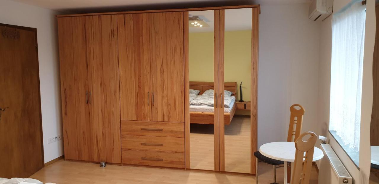 Gaestezimmer Junglas Bornheim  Exterior foto