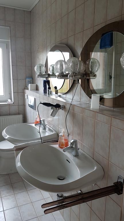 Gaestezimmer Junglas Bornheim  Exterior foto